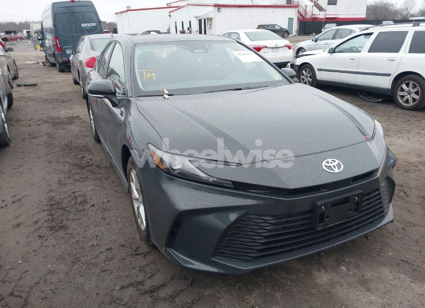 2025 Toyota Camry LE (VIN 4T1DAACK4SU540170) main photo