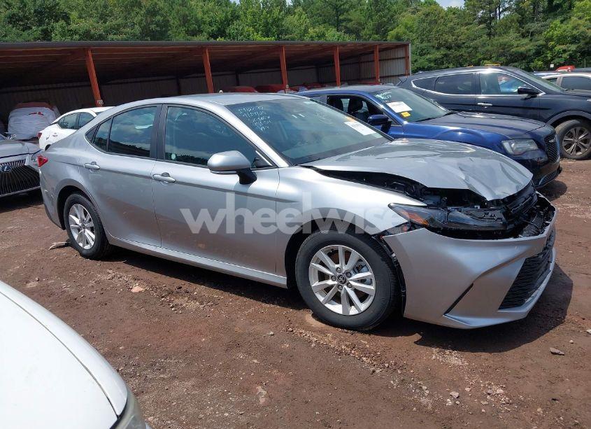 2025 Toyota Camry LE (VIN 4T1DAACK4SU542081) main photo