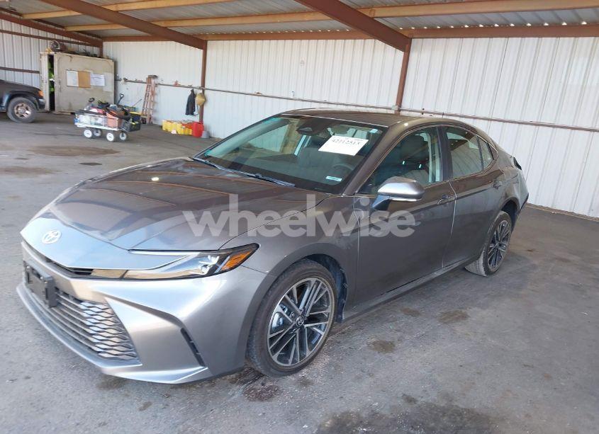 Photo 2 of 2025 Toyota Camry XLE (VIN 4T1DAACK4SU555705)