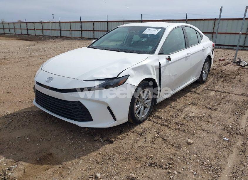 Photo 2 of 2025 Toyota Camry LE (VIN 4T1DAACK5SU004005)