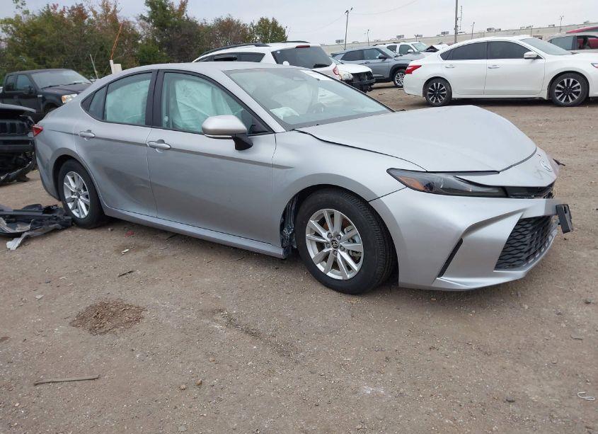 2025 Toyota Camry LE (VIN 4T1DAACK5SU014825) main photo