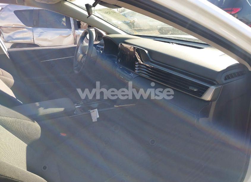 Photo 5 of 2025 Toyota Camry LE (VIN 4T1DAACK5SU030880)