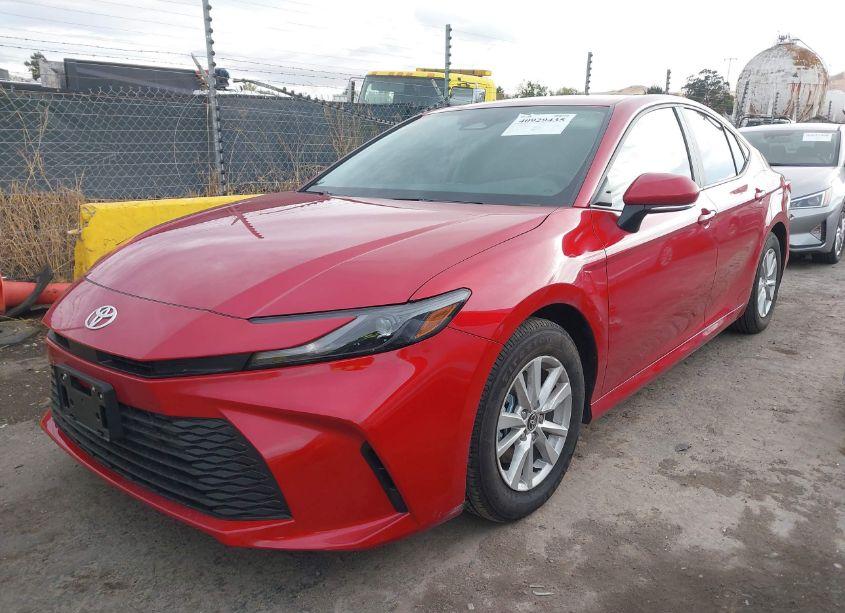 Photo 2 of 2025 Toyota Camry LE (VIN 4T1DAACK5SU041622)