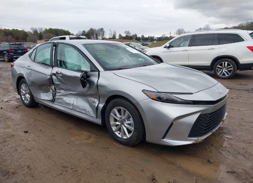 2025 Toyota Camry LE (VIN 4T1DAACK5SU050062) main photo