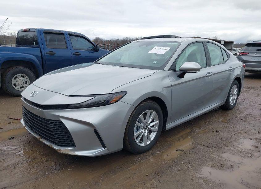 Photo 2 of 2025 Toyota Camry LE (VIN 4T1DAACK5SU050062)