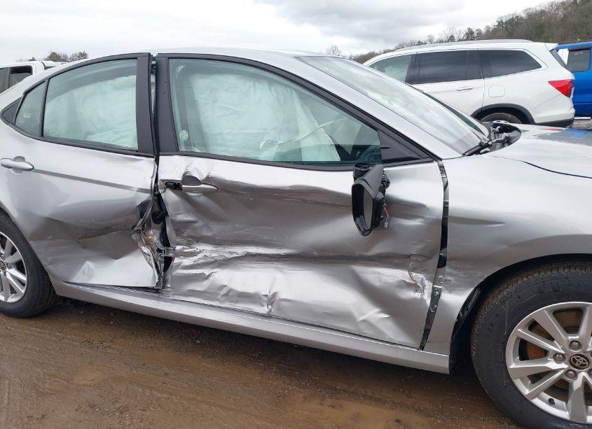 Photo 6 of 2025 Toyota Camry LE (VIN 4T1DAACK5SU050062)