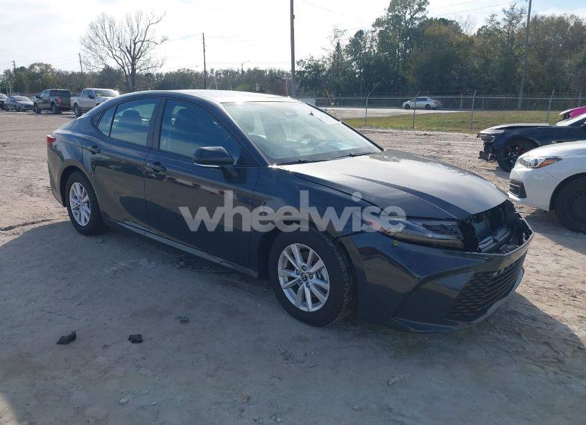 2025 Toyota Camry LE (VIN 4T1DAACK5SU054399) main photo