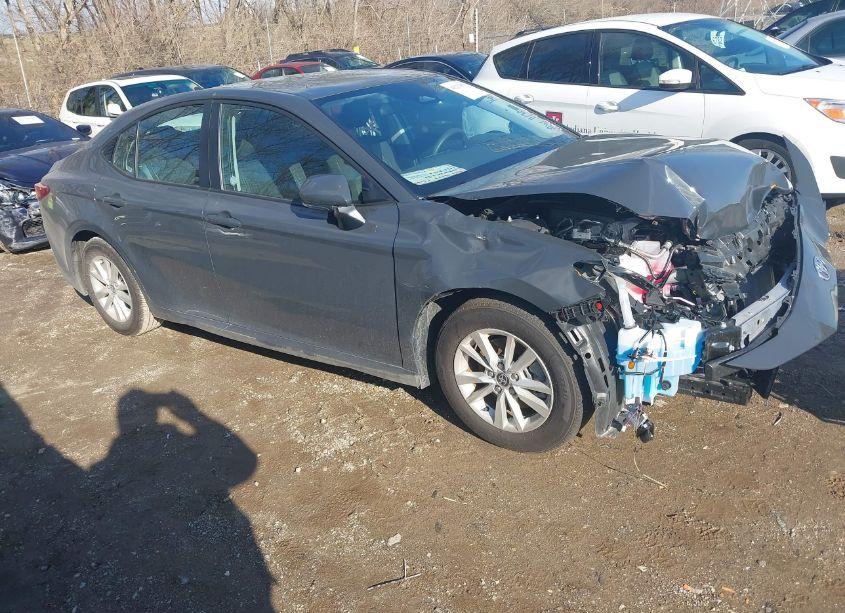 2025 Toyota Camry LE (VIN 4T1DAACK5SU511017) main photo