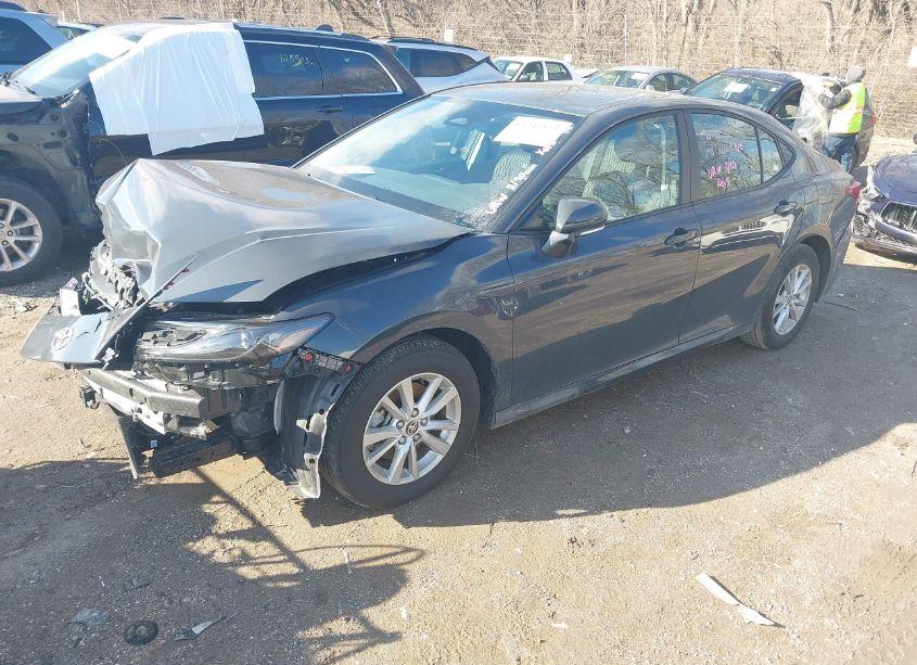 Photo 2 of 2025 Toyota Camry LE (VIN 4T1DAACK5SU511017)