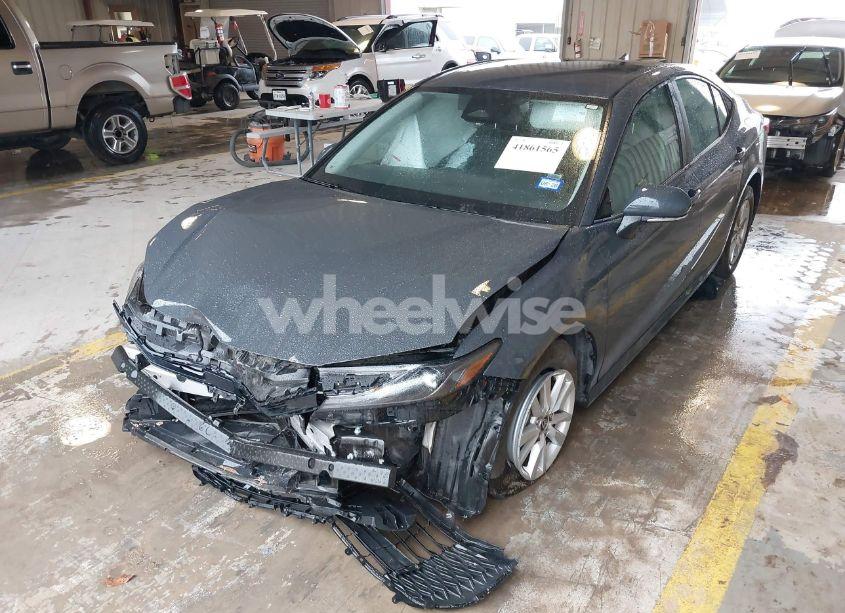 Photo 2 of 2025 Toyota Camry LE (VIN 4T1DAACK5SU516881)