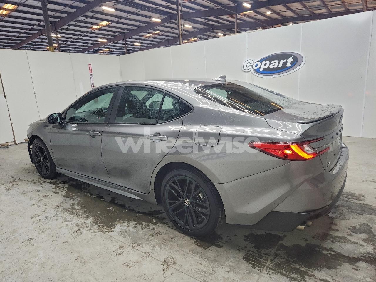Photo 2 of 2025 TOYOTA CAMRY XSE (VIN 4T1DAACK5SU528500)