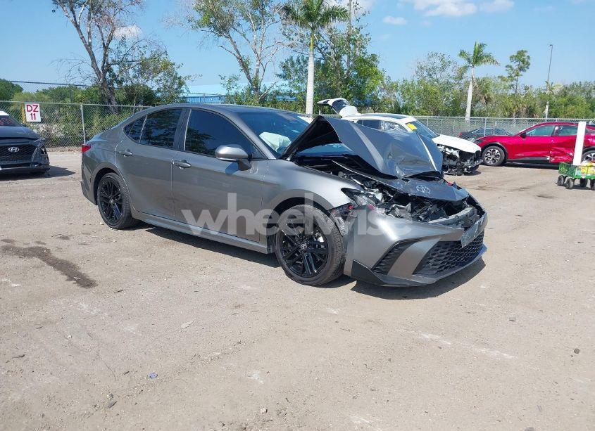 2025 Toyota Camry SE (VIN 4T1DAACK5SU539156) main photo