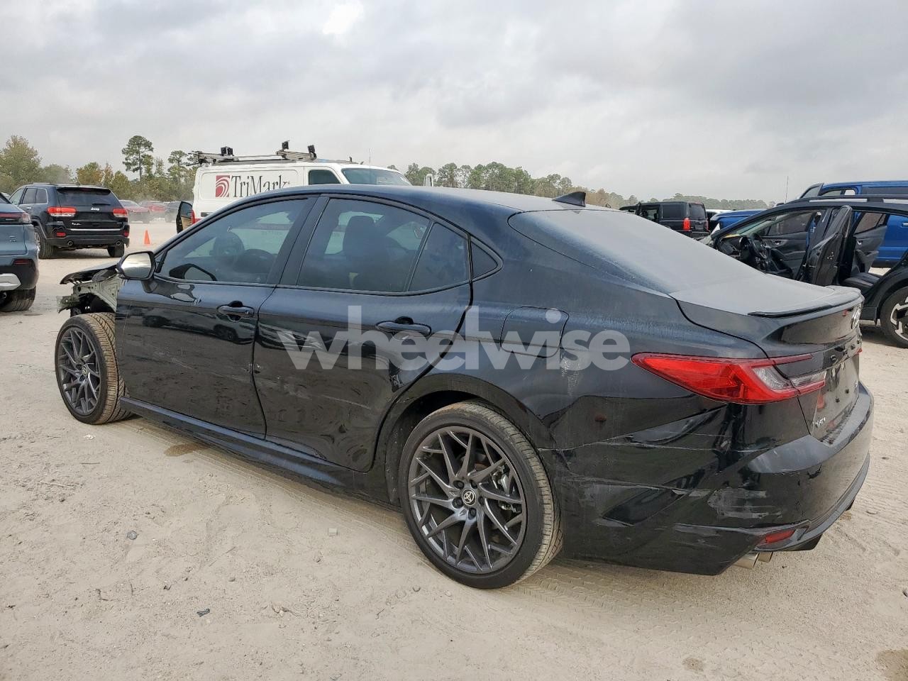 Photo 2 of 2025 TOYOTA CAMRY XSE (VIN 4T1DAACK5SU557267)