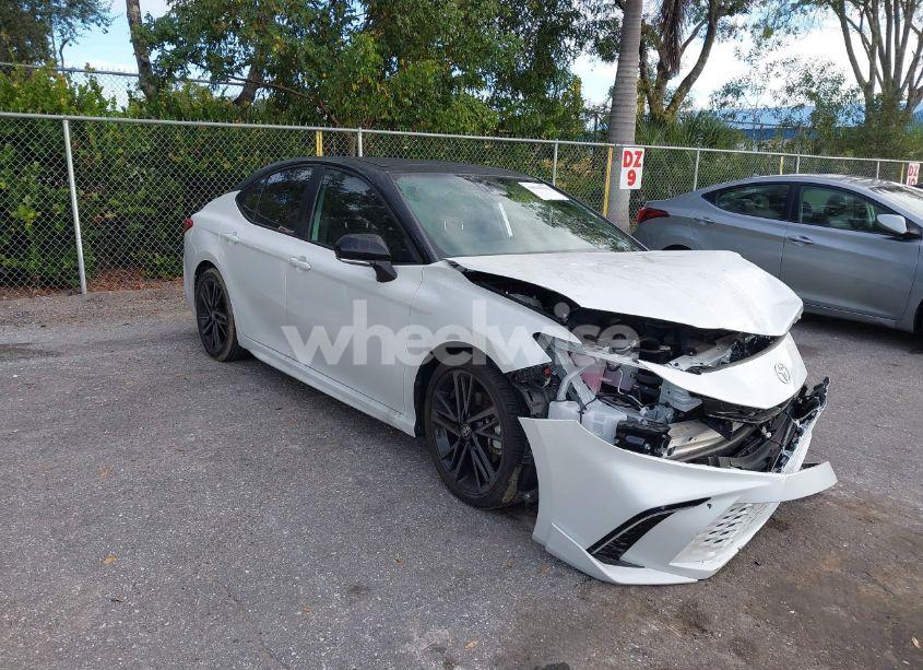 2025 Toyota Camry XSE (VIN 4T1DAACK6SU006233) main photo