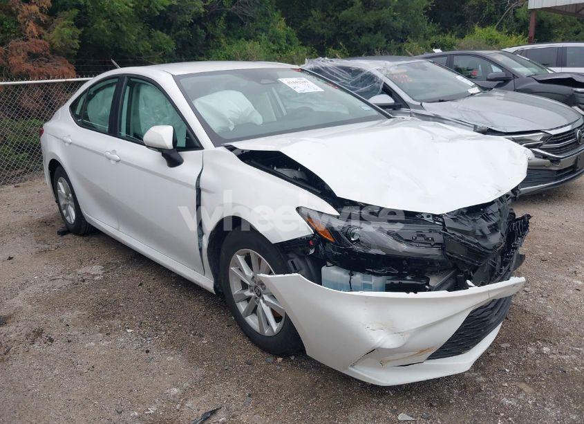 2025 Toyota Camry LE (VIN 4T1DAACK6SU141924) main photo