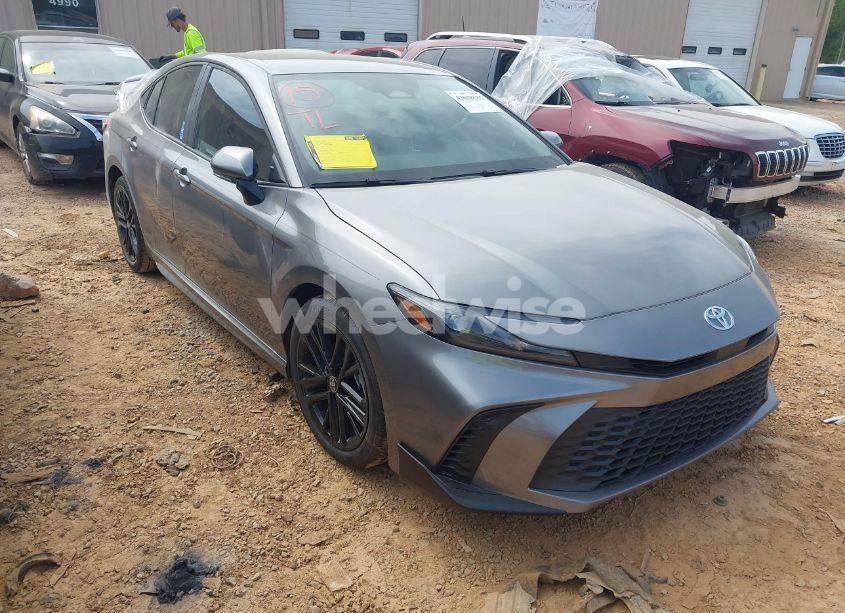 2025 Toyota Camry SE (VIN 4T1DAACK6SU510894) main photo