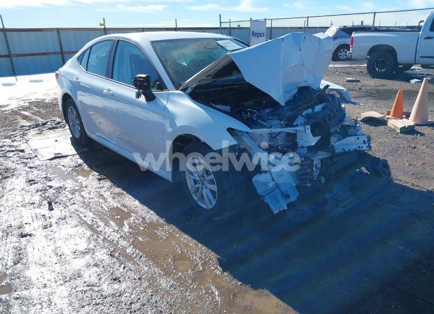 2025 Toyota Camry LE (VIN 4T1DAACK6SU520146) main photo