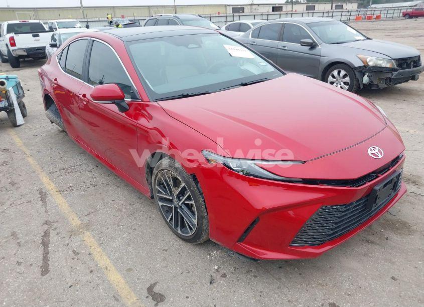 2025 Toyota Camry XLE (VIN 4T1DAACK7SU029407) main photo