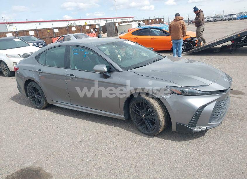 2025 Toyota Camry SE (VIN 4T1DAACK7SU501086) main photo