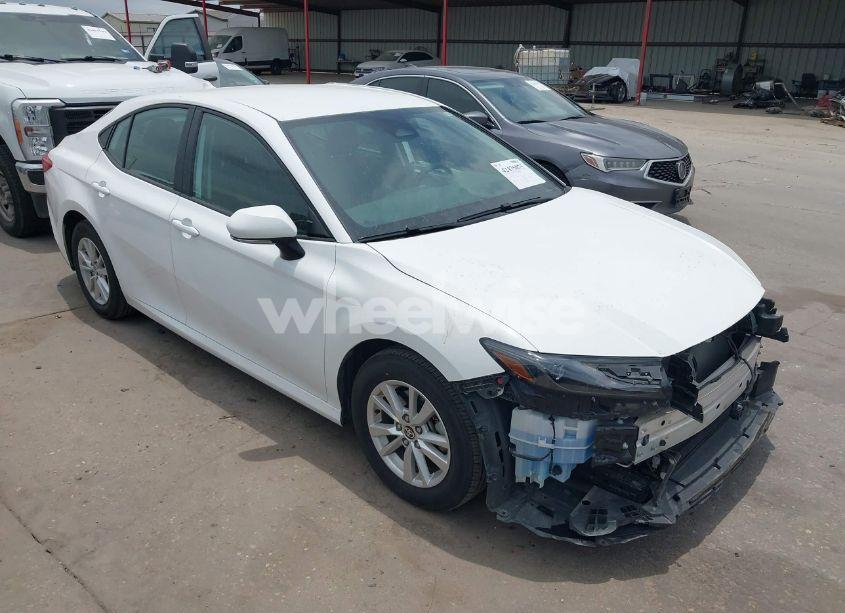 2025 Toyota Camry LE (VIN 4T1DAACK7SU507969) main photo