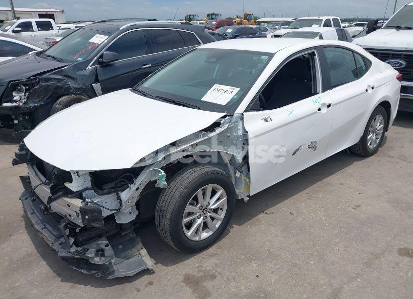 Photo 2 of 2025 Toyota Camry LE (VIN 4T1DAACK7SU507969)