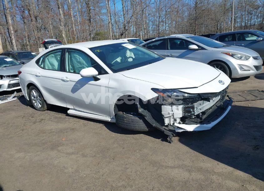 2025 Toyota Camry LE (VIN 4T1DAACK7SU525100) main photo