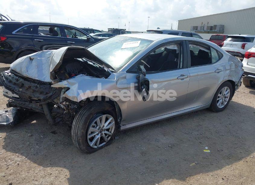 Photo 2 of 2025 Toyota Camry LE/SE/XLE/XSE (VIN 4T1DAACK7SU526750)