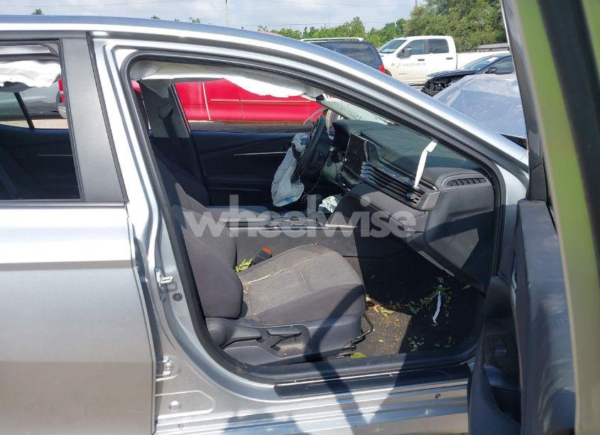 Photo 5 of 2025 Toyota Camry LE/SE/XLE/XSE (VIN 4T1DAACK7SU526750)