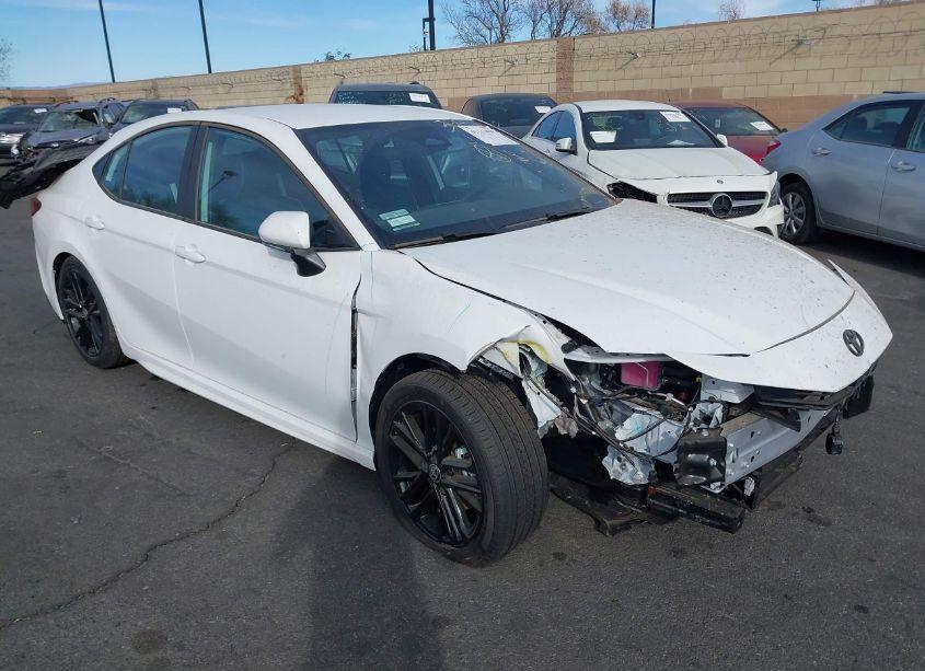 2025 Toyota Camry SE (VIN 4T1DAACK7SU560624) main photo