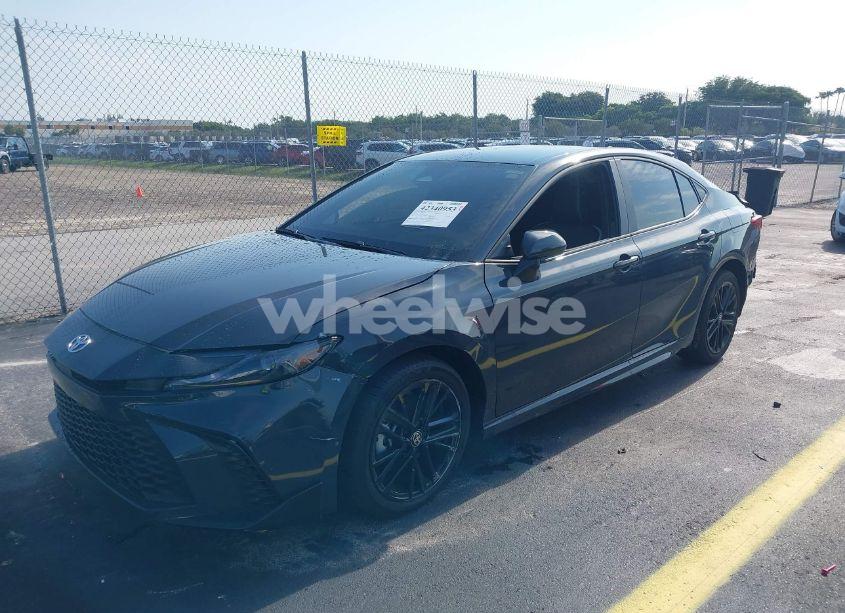 Photo 2 of 2025 Toyota Camry SE (VIN 4T1DAACK7SU582722)