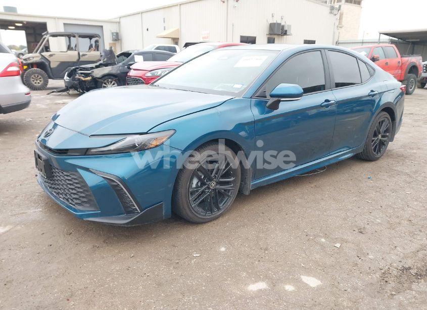 Photo 2 of 2025 Toyota Camry SE (VIN 4T1DAACK8SU005911)