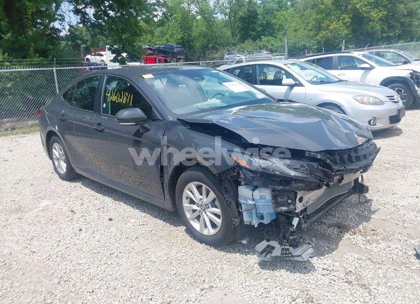 2025 Toyota Camry LE (VIN 4T1DAACK8SU015581) main photo