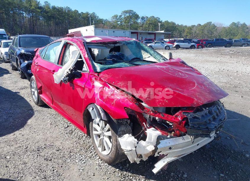 2025 Toyota Camry LE (VIN 4T1DAACK8SU017458) main photo