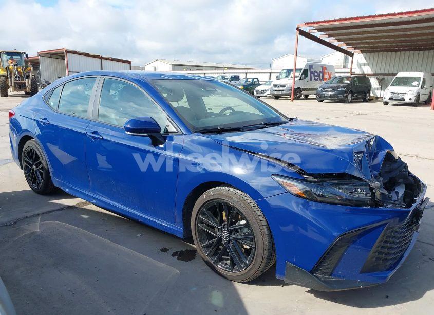 2025 Toyota Camry SE (VIN 4T1DAACK8SU024989) main photo