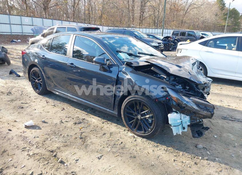 2025 Toyota Camry SE (VIN 4T1DAACK8SU027729) main photo