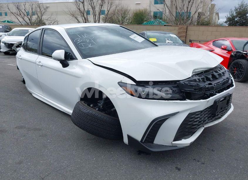 2025 Toyota Camry SE (VIN 4T1DAACK8SU042036) main photo