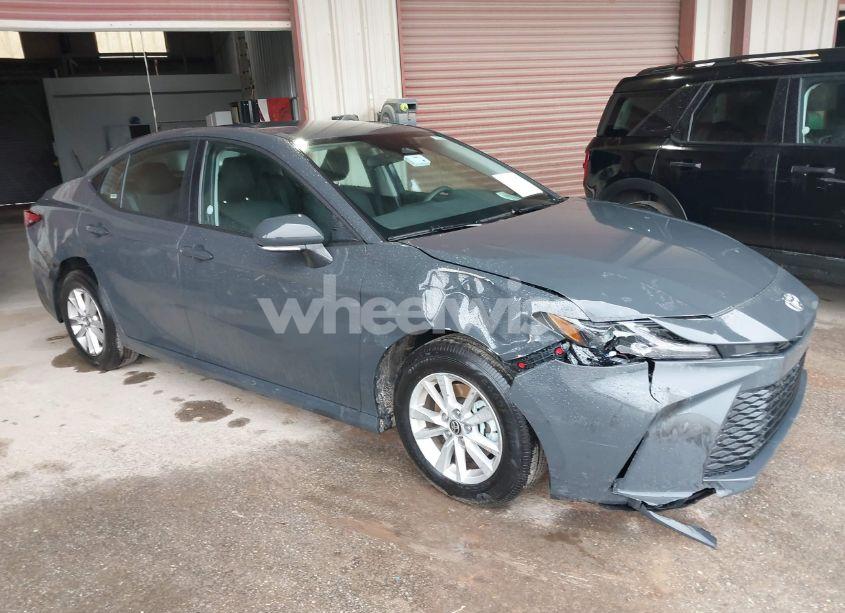2025 Toyota Camry LE (VIN 4T1DAACK8SU052839) main photo