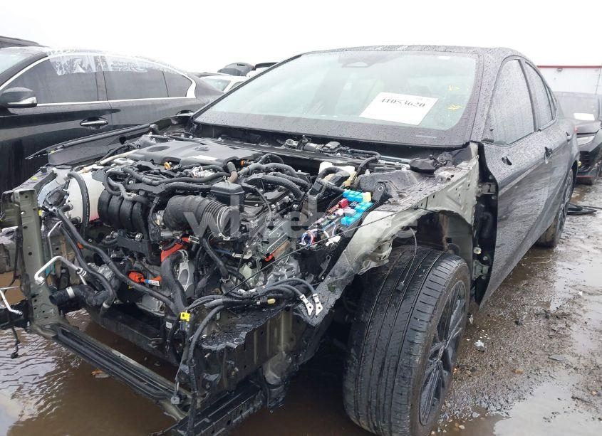 Photo 2 of 2025 Toyota Camry SE (VIN 4T1DAACK8SU503395)