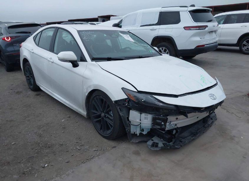 2025 Toyota Camry SE (VIN 4T1DAACK8SU505261) main photo