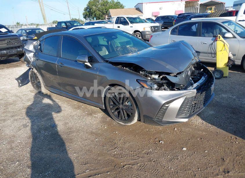 2025 Toyota Camry SE (VIN 4T1DAACK8SU508970) main photo