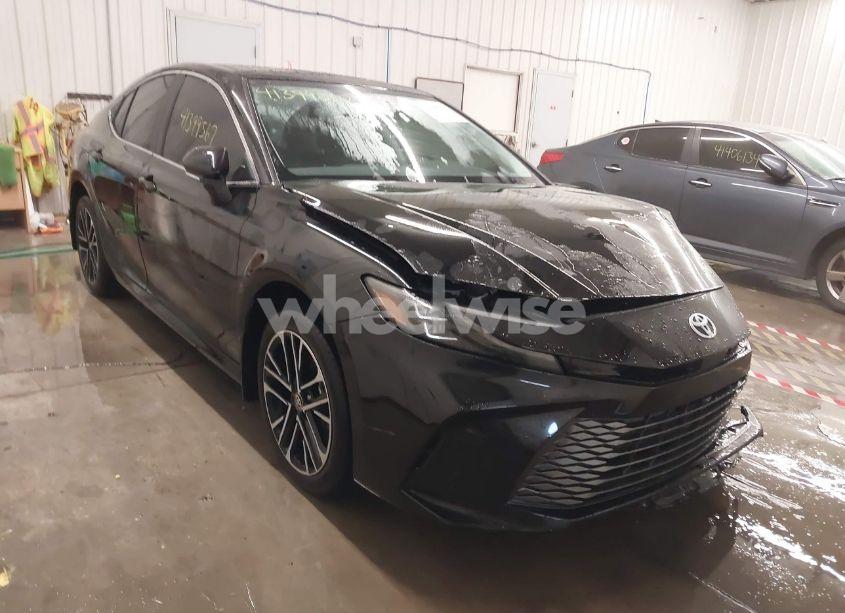 2025 Toyota Camry XLE (VIN 4T1DAACK8SU534551) main photo