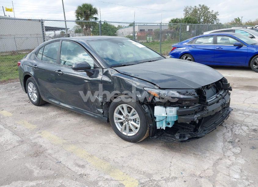 2025 Toyota Camry LE (VIN 4T1DAACK8SU577142) main photo