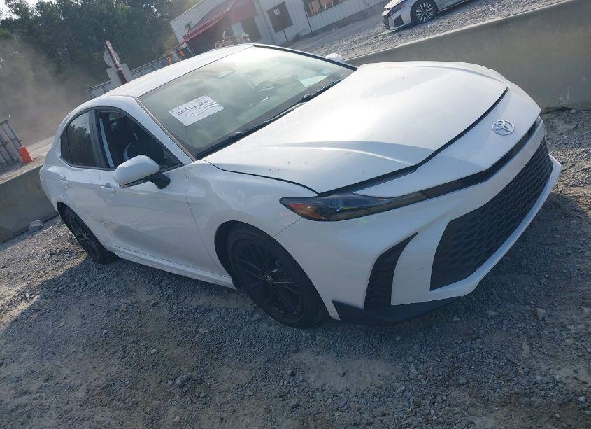 2025 Toyota Camry SE (VIN 4T1DAACK9SU027710) main photo