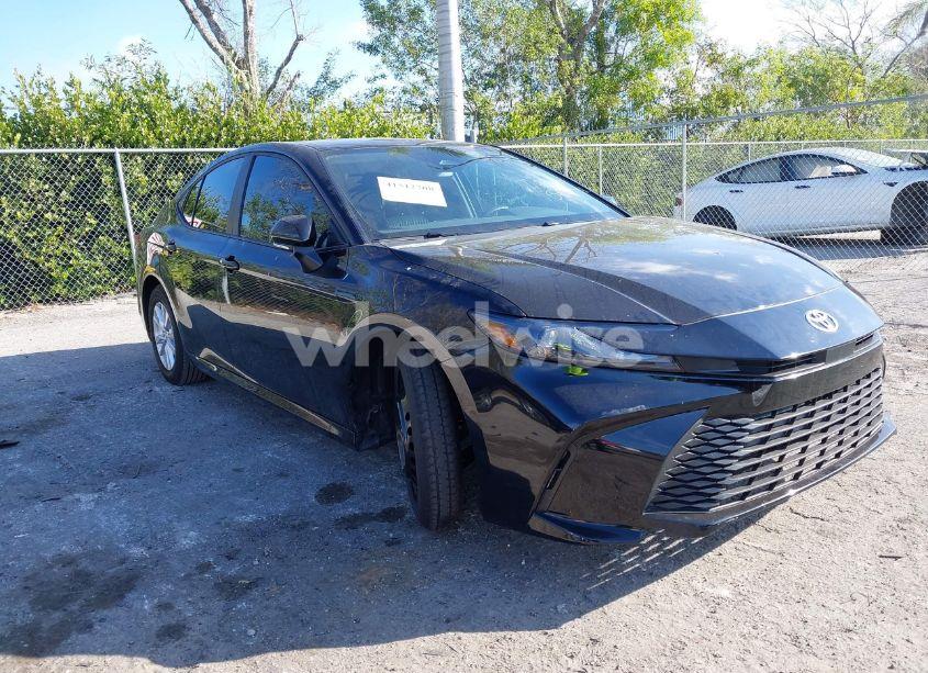 2025 Toyota Camry LE (VIN 4T1DAACK9SU061193) main photo