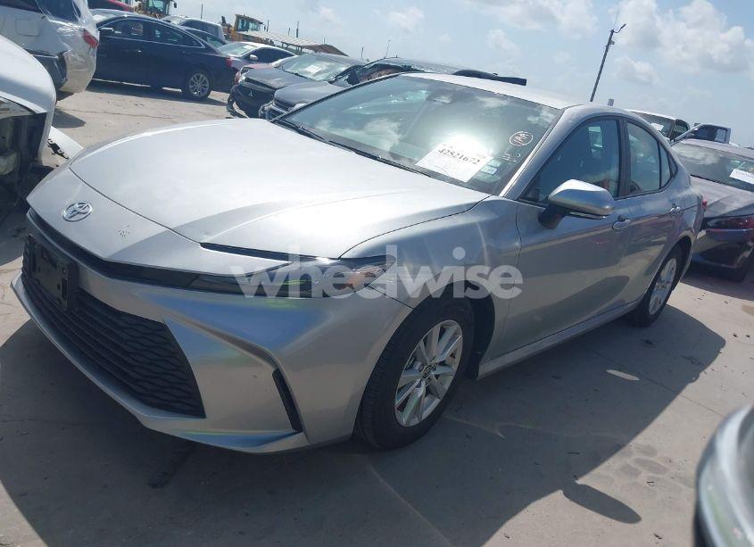 Photo 2 of 2025 Toyota Camry LE (VIN 4T1DAACK9SU089513)