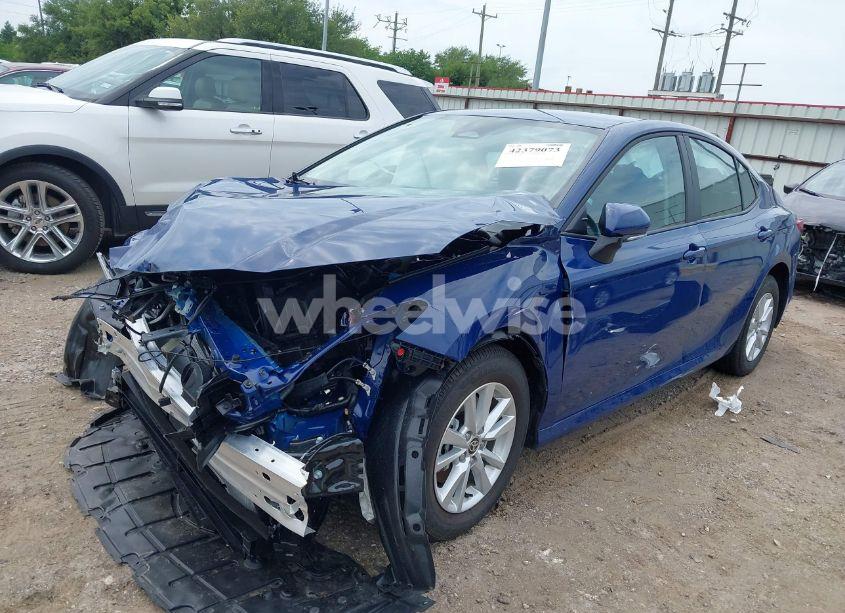 Photo 2 of 2025 Toyota Camry XSE/XLE/LE/SE (VIN 4T1DAACK9SU150858)