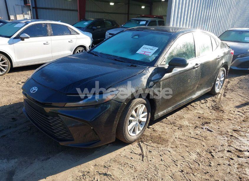 Photo 2 of 2025 Toyota Camry LE (VIN 4T1DAACK9SU526197)