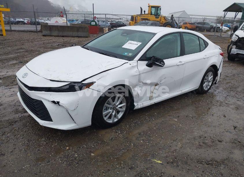 Photo 2 of 2025 Toyota Camry LE (VIN 4T1DAACK9SU535417)