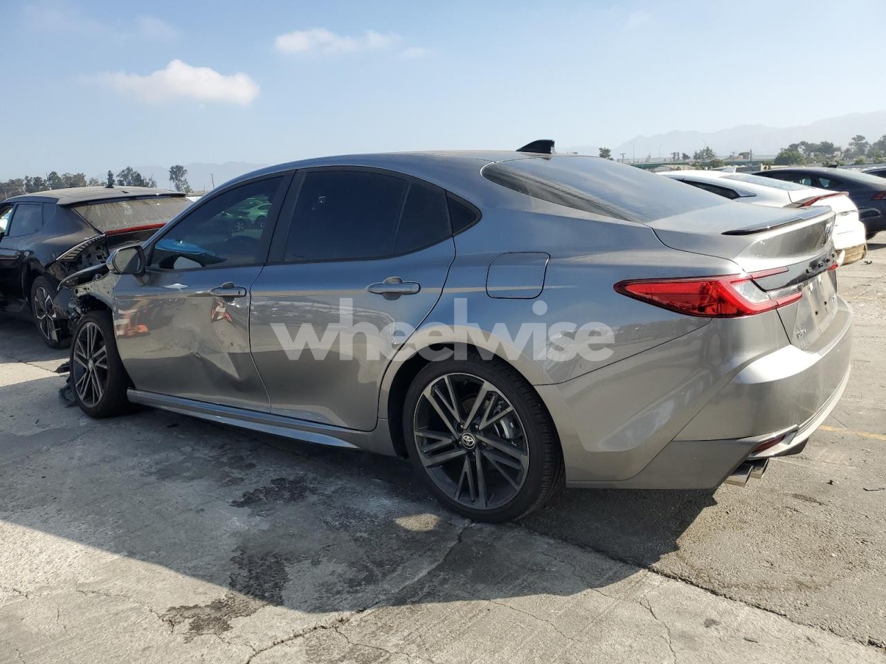 Photo 2 of 2025 TOYOTA CAMRY XSE (VIN 4T1DAACK9SU546580)