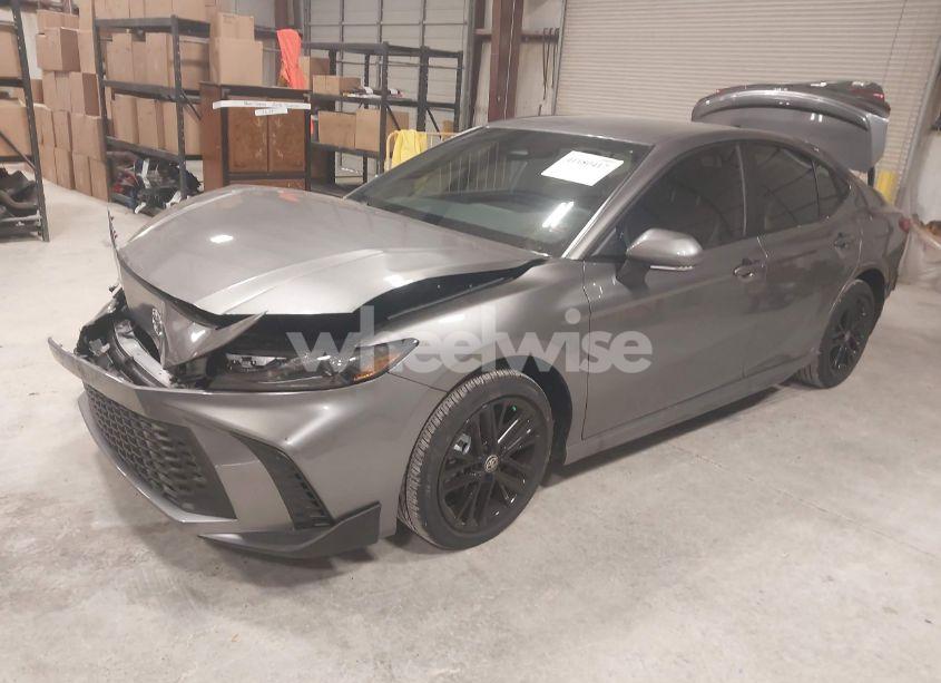 Photo 2 of 2025 Toyota Camry SE (VIN 4T1DAACK9SU561015)